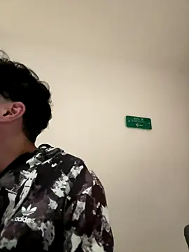 RaphaelDufort online show from November 27, 2025, 11:40 pm