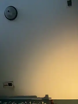 Domimommy420 online show from October 1, 2025, 9:43 pm