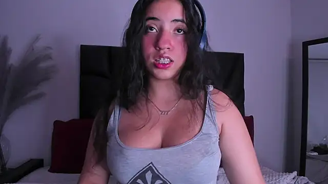 Snapshot of Nicol_Chang chatting on September 11, 2025, 4:01 am Nicol Chang online show from September 11, 2025, 4:01 am