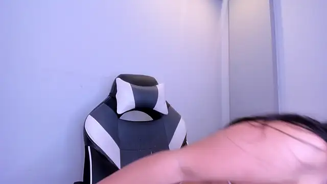 Nicol Chang online show from December 21, 2025, 9:00 pm