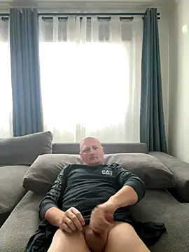 Snapshot of Attila120 chatting on November 23, 2025, 9:42 am Attila120 online show from November 23, 2025, 9:42 am