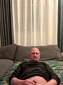 Snapshot of Attila120 chatting on December 14, 2025, 12:38 am Attila120 online show from December 14, 2025, 12:38 am