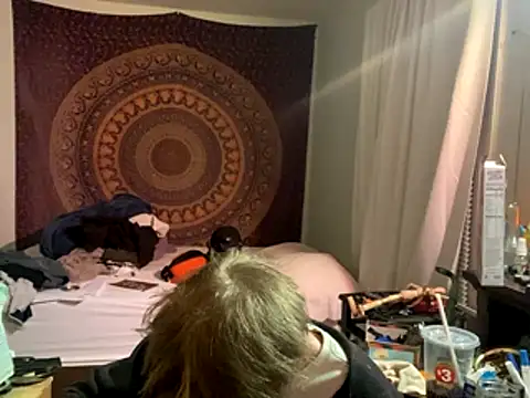 XanderOzzz online show from November 4, 2025, 10:58 am