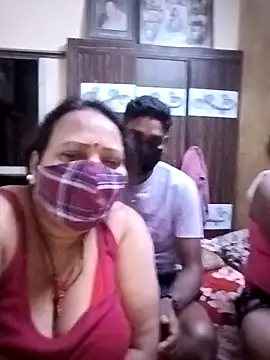 LoveOnStream online show from February 6, 2026, 11:02 am