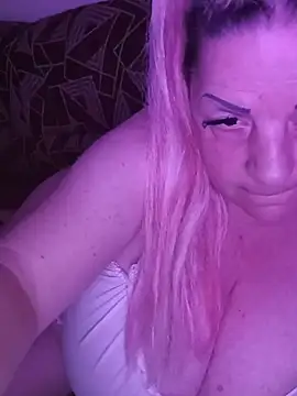 AnnStefanixh online show from June 14, 2026, 2:52 pm
