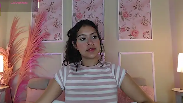 Snapshot of CurlyDani chatting on September 9, 2025, 12:15 pm CurlyDani online show from September 9, 2025, 12:15 pm