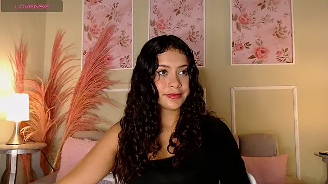 Snapshot of CurlyDani chatting on September 18, 2025, 7:05 pm CurlyDani online show from September 18, 2025, 7:05 pm