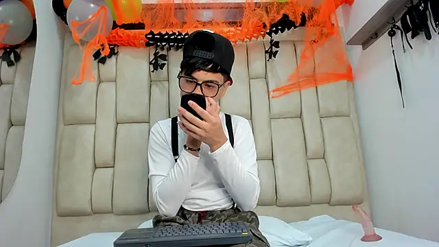 Snapshot of Felipe_Cold chatting on October 25, 2025, 2:52 am Felipe Cold online show from October 25, 2025, 2:52 am