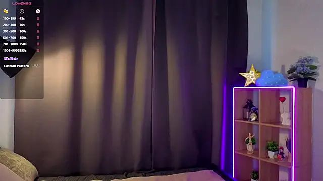 MinaMancilla online show from September 11, 2025, 4:23 am