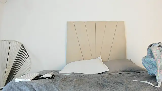  Miaa khalifa  online show from November 10, 2025, 12:26 pm