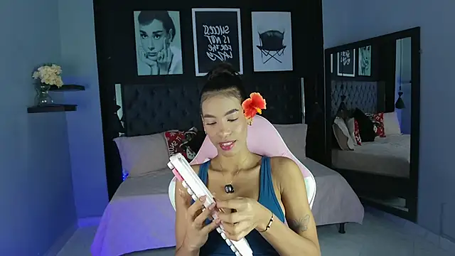 kitty collins  online show from November 23, 2025, 11:32 am