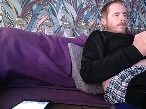 Snapshot of gaydavid chatting on November 7, 2025, 10:21 pm gaydavid online show from November 7, 2025, 10:21 pm