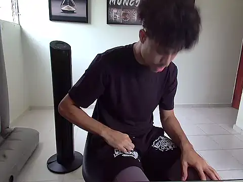 Dollarhot30 online show from February 2, 2026, 7:34 pm