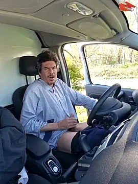 twitshe online show from March 19, 2026, 2:43 pm