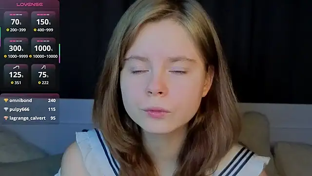 JulietteRain online show from December 13, 2025, 7:53 pm