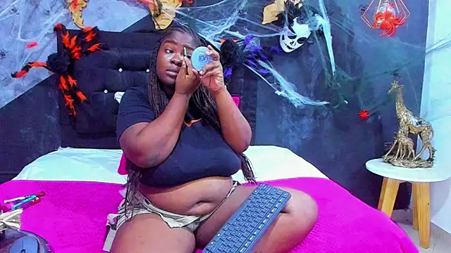 Maiam  Rossi online show from November 9, 2025, 12:47 pm