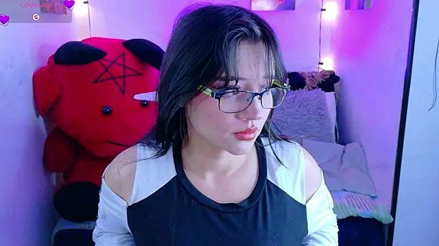 MiaVelvetDoll online show from September 10, 2025, 1:44 pm