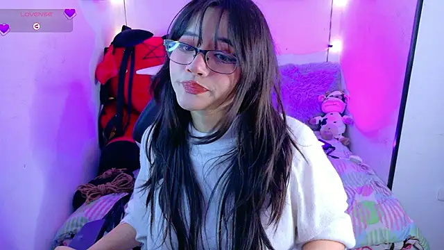 MiaVelvetDoll online show from October 1, 2025, 2:01 pm