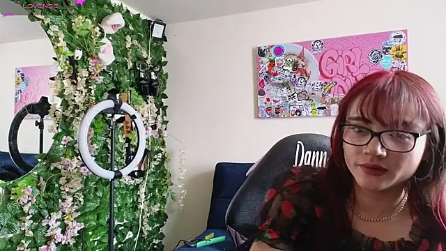 MiaVelvetDoll online show from February 12, 2026, 5:19 pm