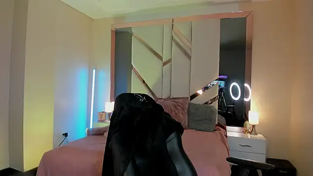 EmmaStonns online show from February 12, 2026, 2:34 pm