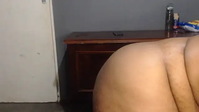 SEXYHUGEASS21 online show from December 5, 2025, 4:25 pm