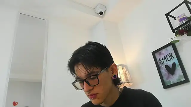 Snapshot of JAX25_OS chatting on October 4, 2025, 7:45 pm JAX25 OS online show from October 4, 2025, 7:45 pm