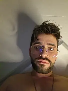 young swisscouple online show from January 18, 2026, 11:25 am