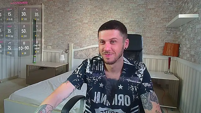 JonahShaw online show from July 5, 2026, 4:19 am