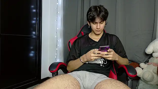 zeta tgn online show from April 22, 2026, 3:53 am