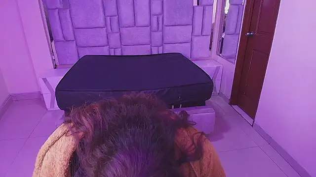  Emily rosee  online show from January 14, 2026, 11:27 am