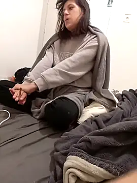 Couplefrsex online show from October 12, 2025, 1:54 pm