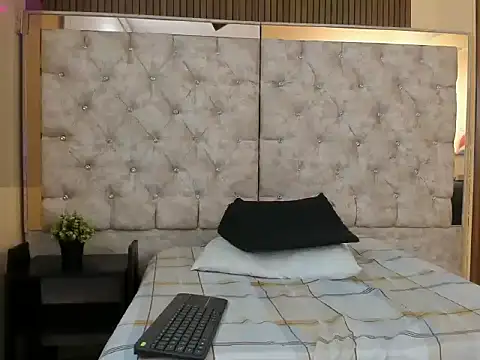 shantall 05 online show from April 11, 2026, 5:50 pm