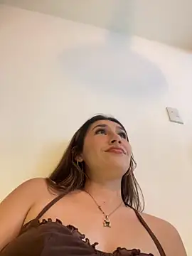 Isa Villamarin online show from October 4, 2025, 9:13 pm