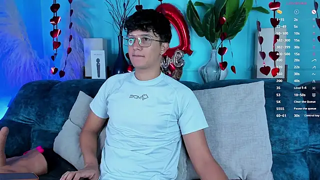 Leo Savage  online show from February 8, 2026, 4:27 am