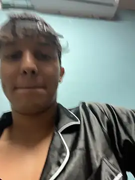 Leo Savage  online show from March 17, 2026, 3:44 am