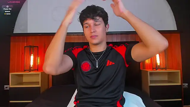 Leo Savage  online show from May 27, 2026, 4:09 am