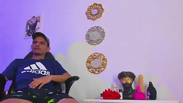 Snapshot of _Tarekk_ chatting on September 16, 2025, 5:58 pm  Tarekk  online show from September 16, 2025, 5:58 pm