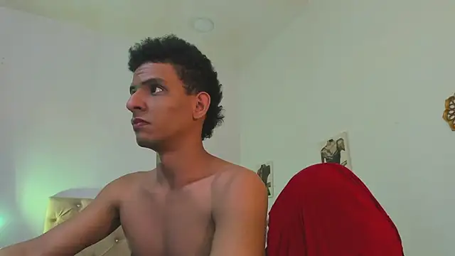 Snapshot of _Tarekk_ chatting on October 27, 2025, 2:10 pm  Tarekk  online show from October 27, 2025, 2:10 pm