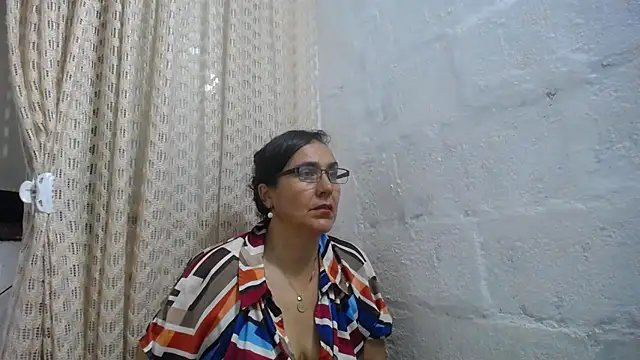 gabbyparker  online show from March 26, 2026, 9:48 am