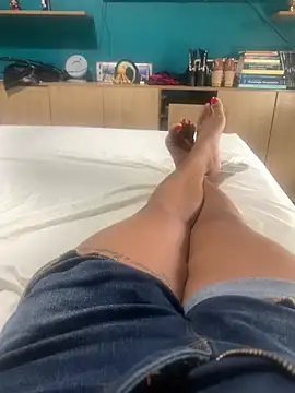 ju muniz01 online show from October 6, 2025, 1:30 pm