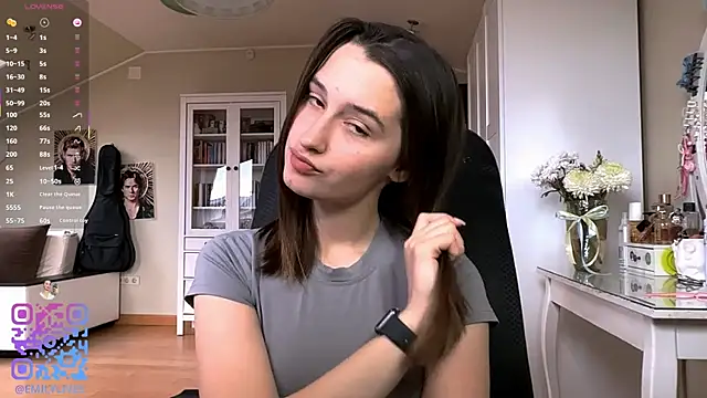 DarlineBrustera online show from April 12, 2026, 2:11 pm