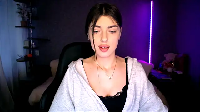 Dianaa Lee0 online show from March 25, 2026, 2:45 pm