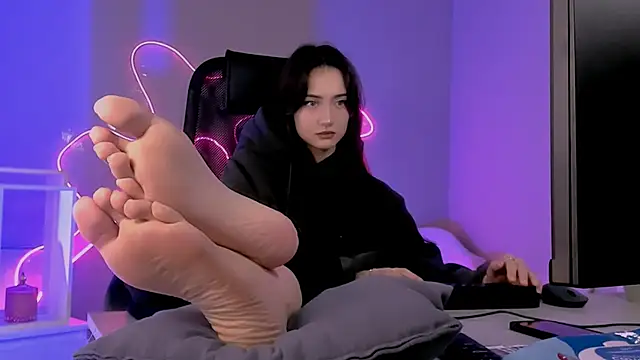 olivianorton online show from February 5, 2026, 9:36 am