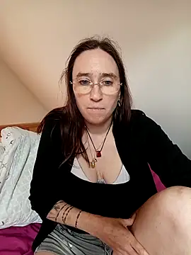 Snapshot of Sophierob1 chatting on April 22, 2026, 8:28 am Sophierob1 online show from April 22, 2026, 8:28 am
