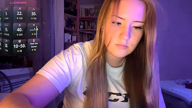 PandaFluff online show from October 8, 2025, 3:53 pm