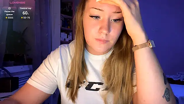 PandaFluff online show from October 10, 2025, 3:55 pm