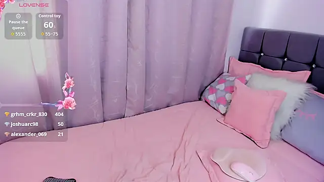 angel09 a  online show from June 3, 2026, 2:33 pm