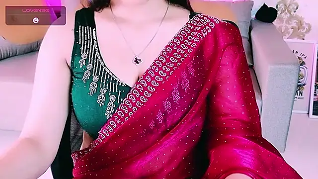 My Rose online show from March 19, 2026, 4:44 pm