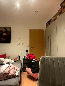 OliviaaFischer online show from December 16, 2025, 8:58 pm