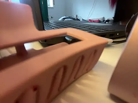 OliviaaFischer online show from February 19, 2026, 10:44 am